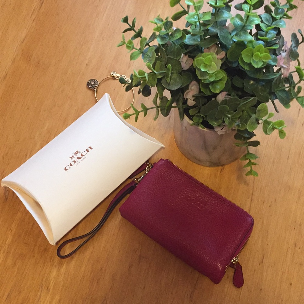 Coach Wallet Wristlet Fuchsia - Picture 1 of 7